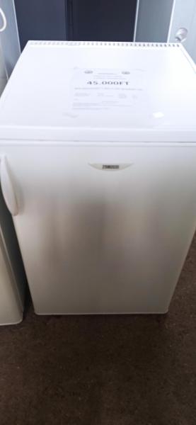 Zanussi 160 L hűtő F7430